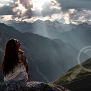 What is the Mindfulness-Oriented Recovery Enhancement (MORE) method?